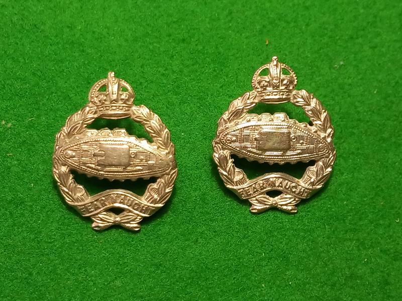 ROYAL TANK REGIMENT  MISMATCHED COLLARS