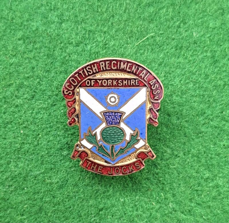SCOTS REGIMENTAL ASSOCIATION OF YORKSHIRE OLD COMRADES BADGE