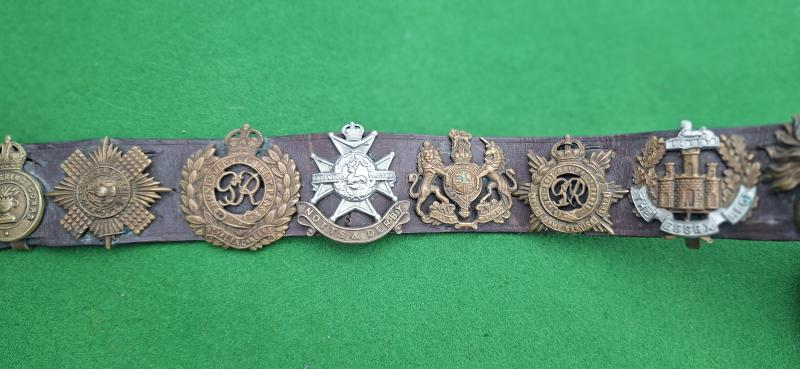 SOUVENIR CAP BADGE BELT ,IRISH BADGES