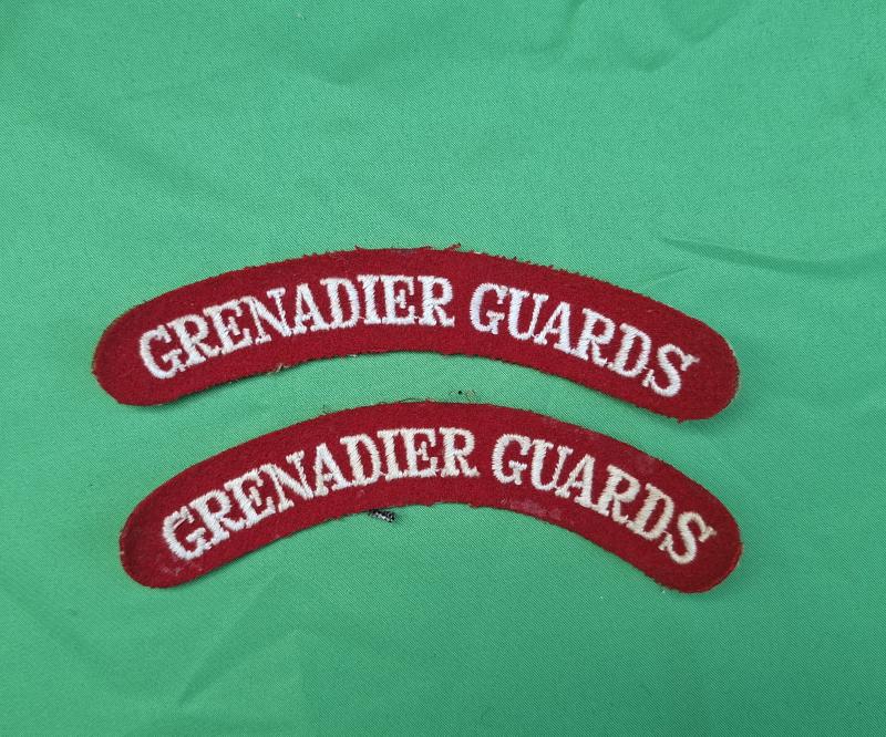 GRENADIER GUARDS  CLOTH SHOULDER TITLES