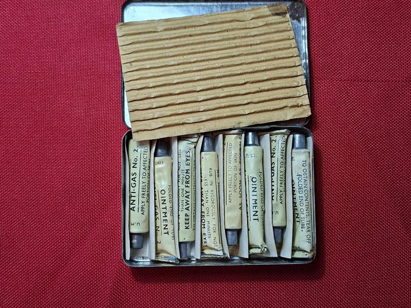 ANTI GAS NO.2 SET SUPERB CONDITION.