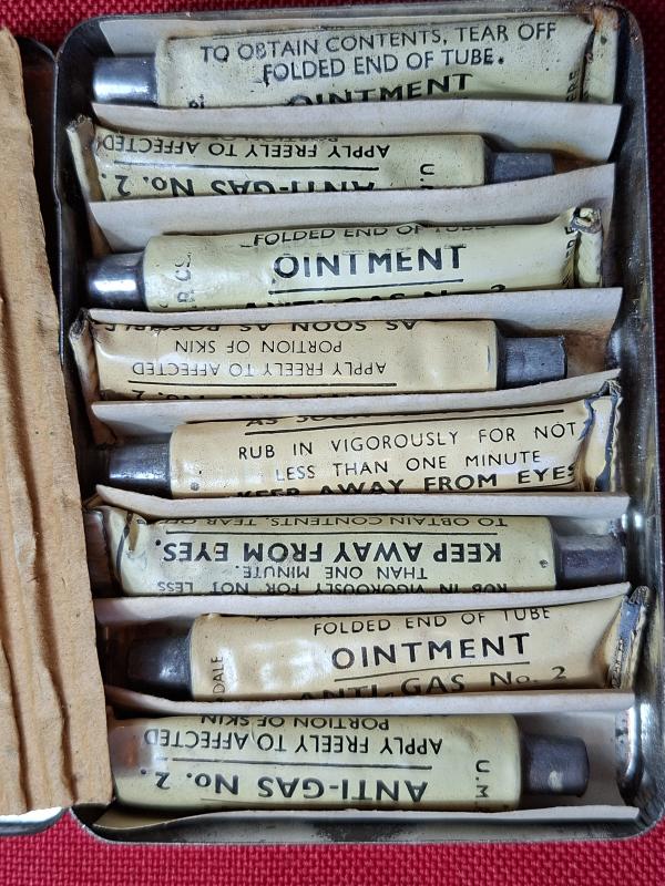 ANTI GAS NO.2 SET SUPERB CONDITION.