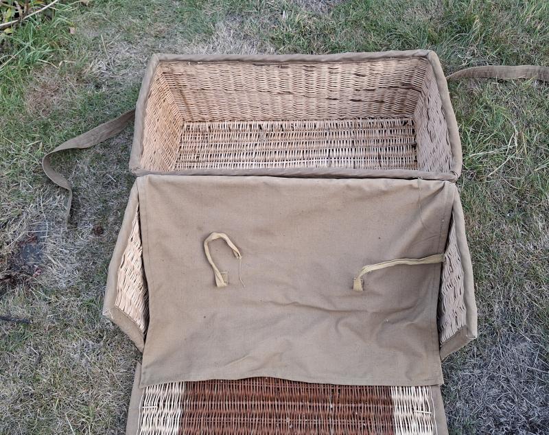 W.W.2 JAPANESE MEDICAL PANNIER